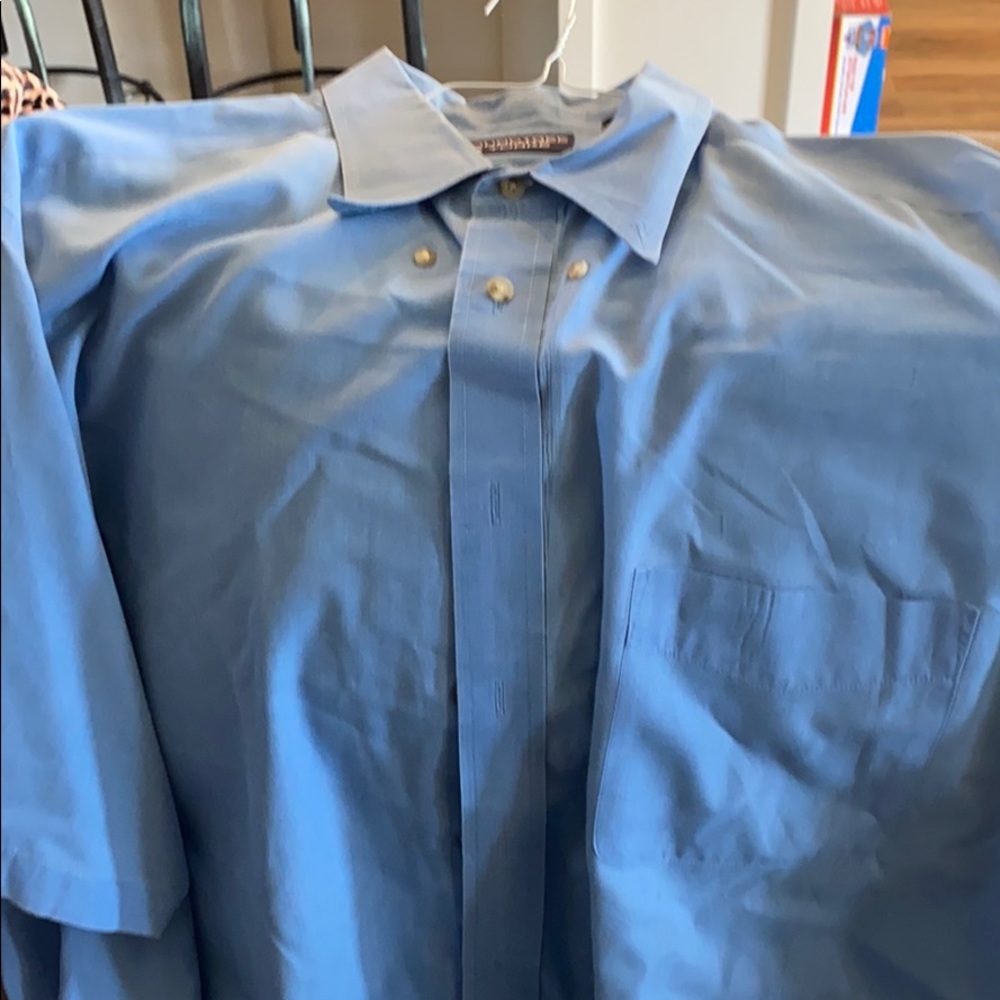 Short sleeve button up